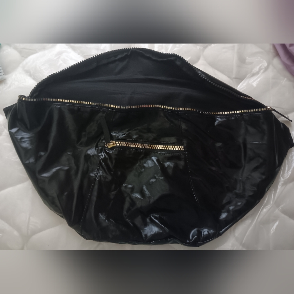 Large Black Fannypack - Picture 3 of 5